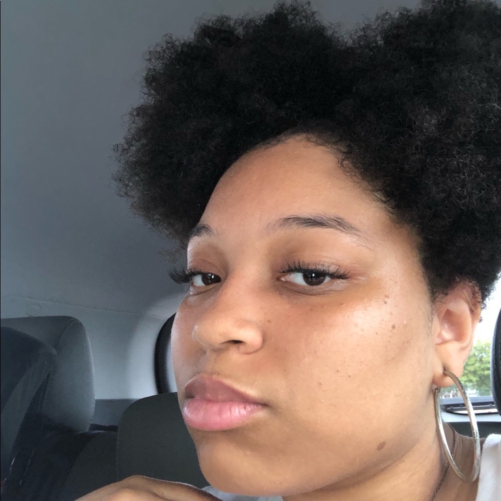 Meet your Posher, Jakara